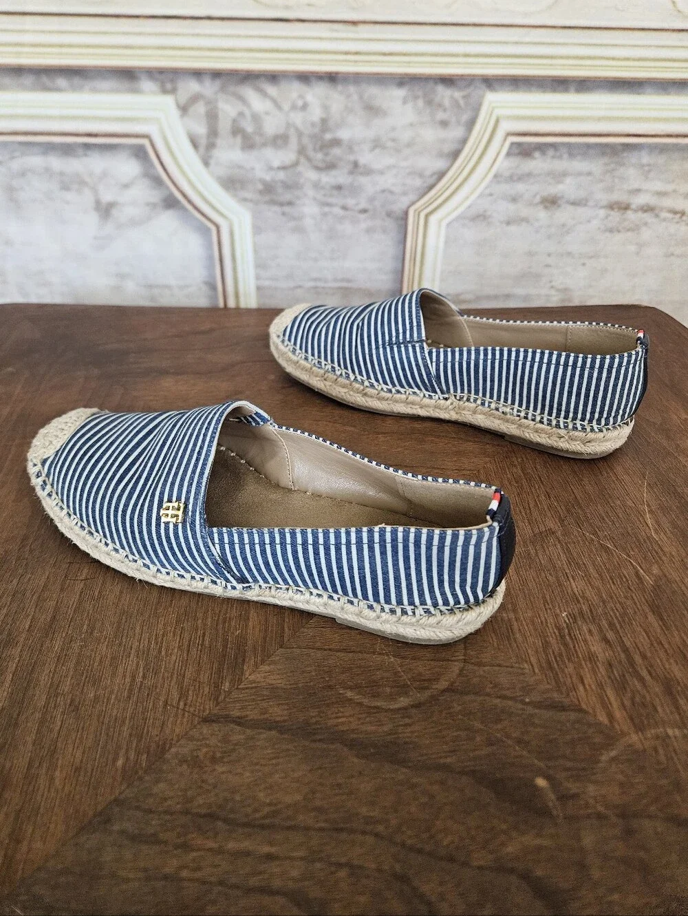 Tommy Hilfiger Women's Blue White Striped Espadrille Flats Slip On Shoes 7.5 M - Picture 8 of 14